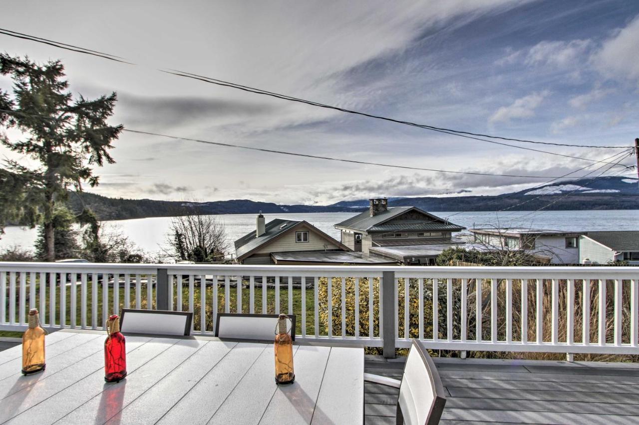 Idyllic Waterfront Cottage With Beach And Sunset Views Порт Таунсънд Екстериор снимка
