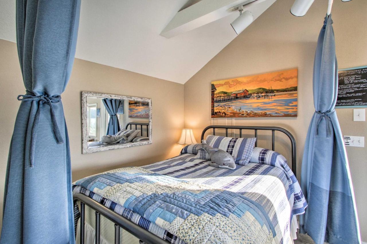 Idyllic Waterfront Cottage With Beach And Sunset Views Порт Таунсънд Екстериор снимка