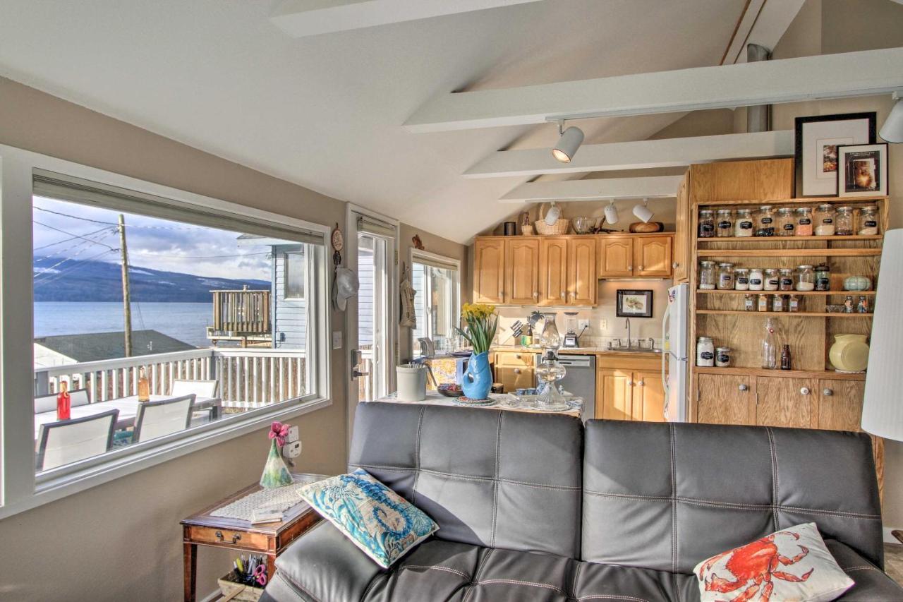 Idyllic Waterfront Cottage With Beach And Sunset Views Порт Таунсънд Екстериор снимка