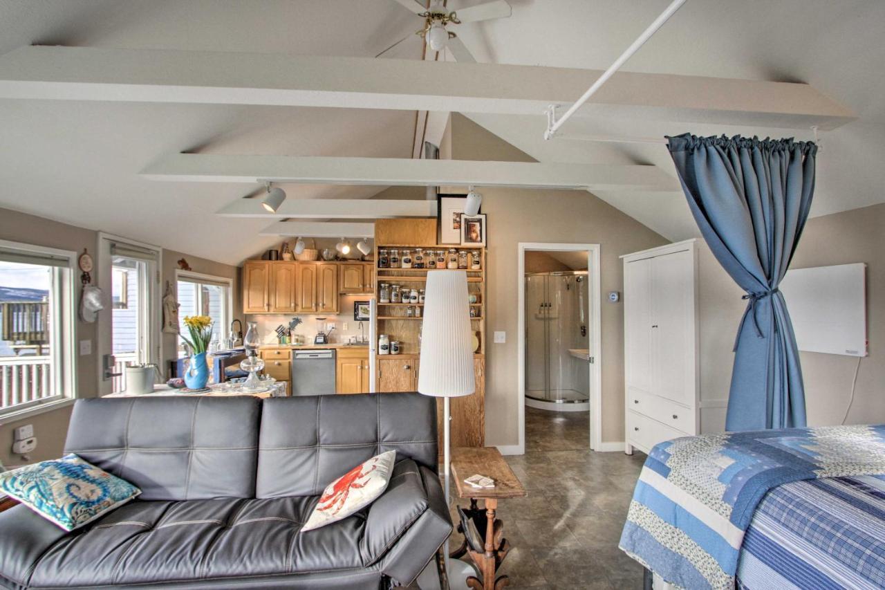 Idyllic Waterfront Cottage With Beach And Sunset Views Порт Таунсънд Екстериор снимка